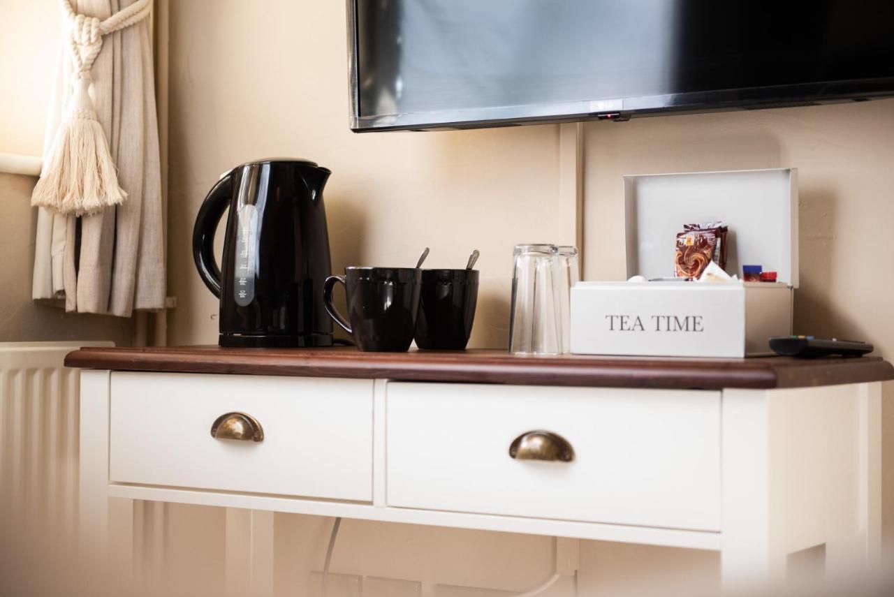Bed and Breakfast The Talkhouse Stanton Saint John Экстерьер фото