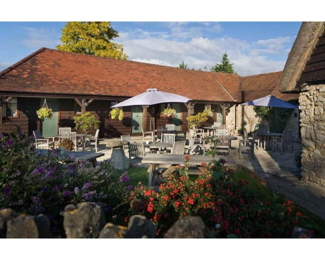 Bed and Breakfast The Talkhouse Stanton Saint John Экстерьер фото